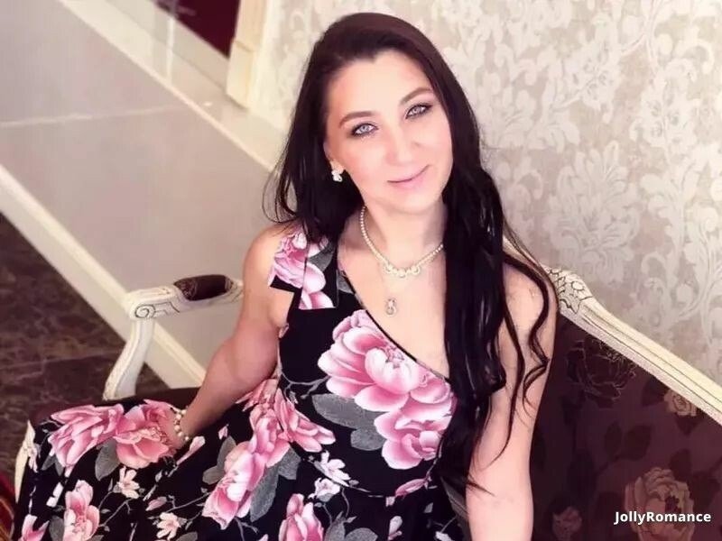 Oksana Profile image 2