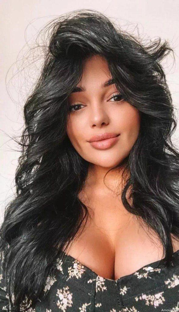 Alina Profile image 1