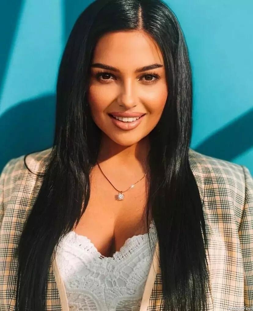 Alina Profile image 5