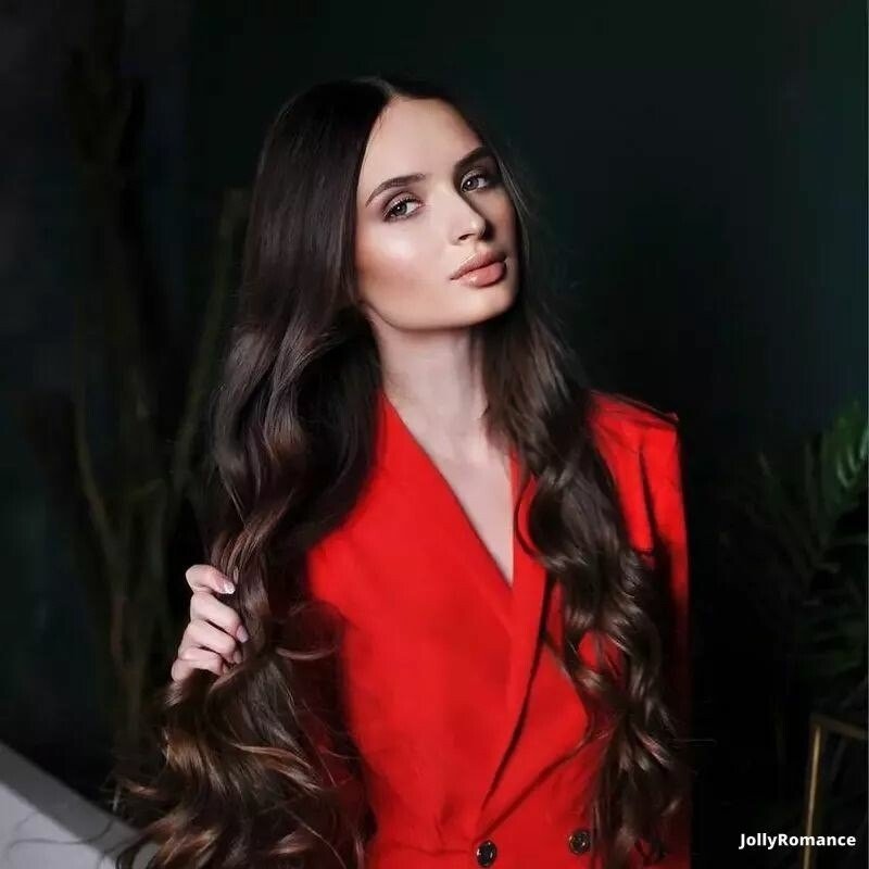 Elana Profile image 1