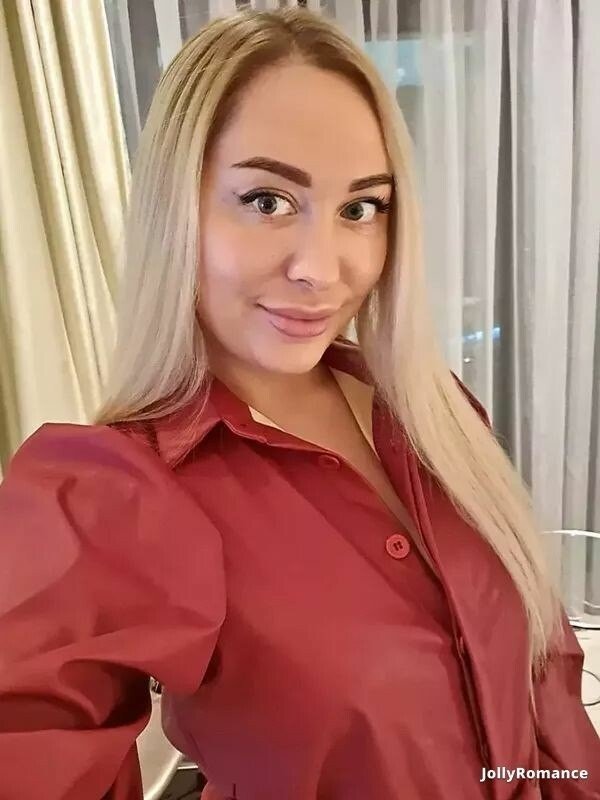 Veronika Profile image 2