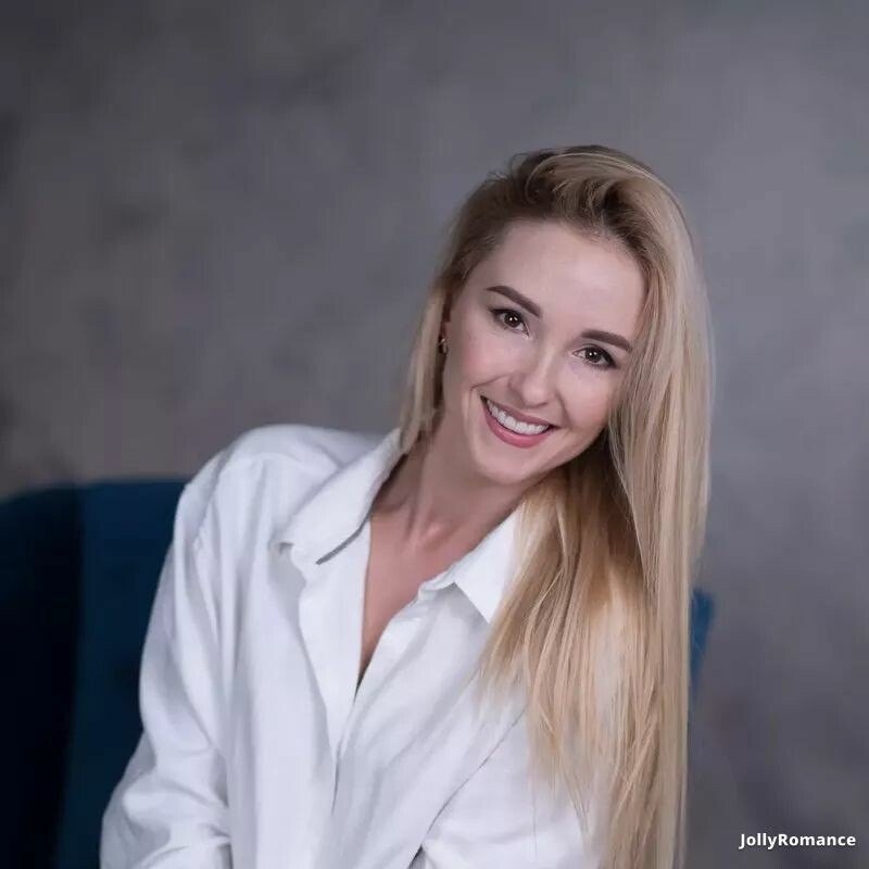 Alina Profile image 3