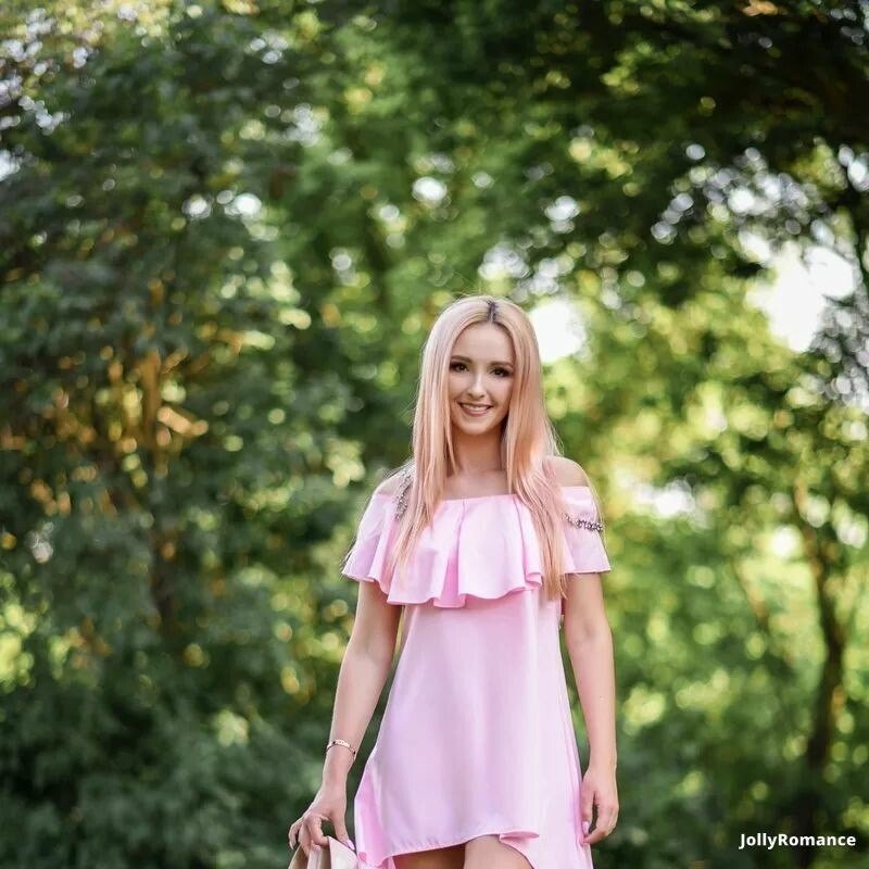 Alina Profile image 4