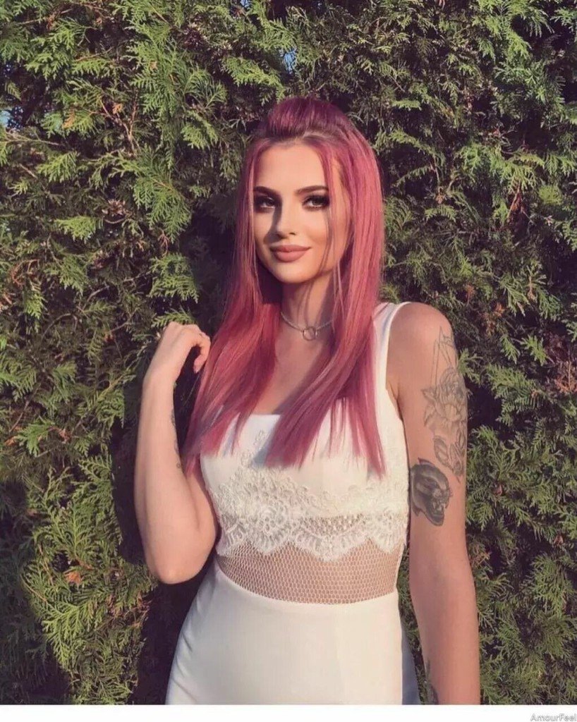 Yana Profile image 5