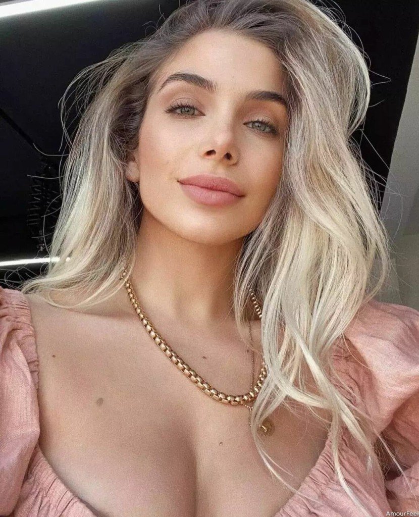 Diana Profile image 6