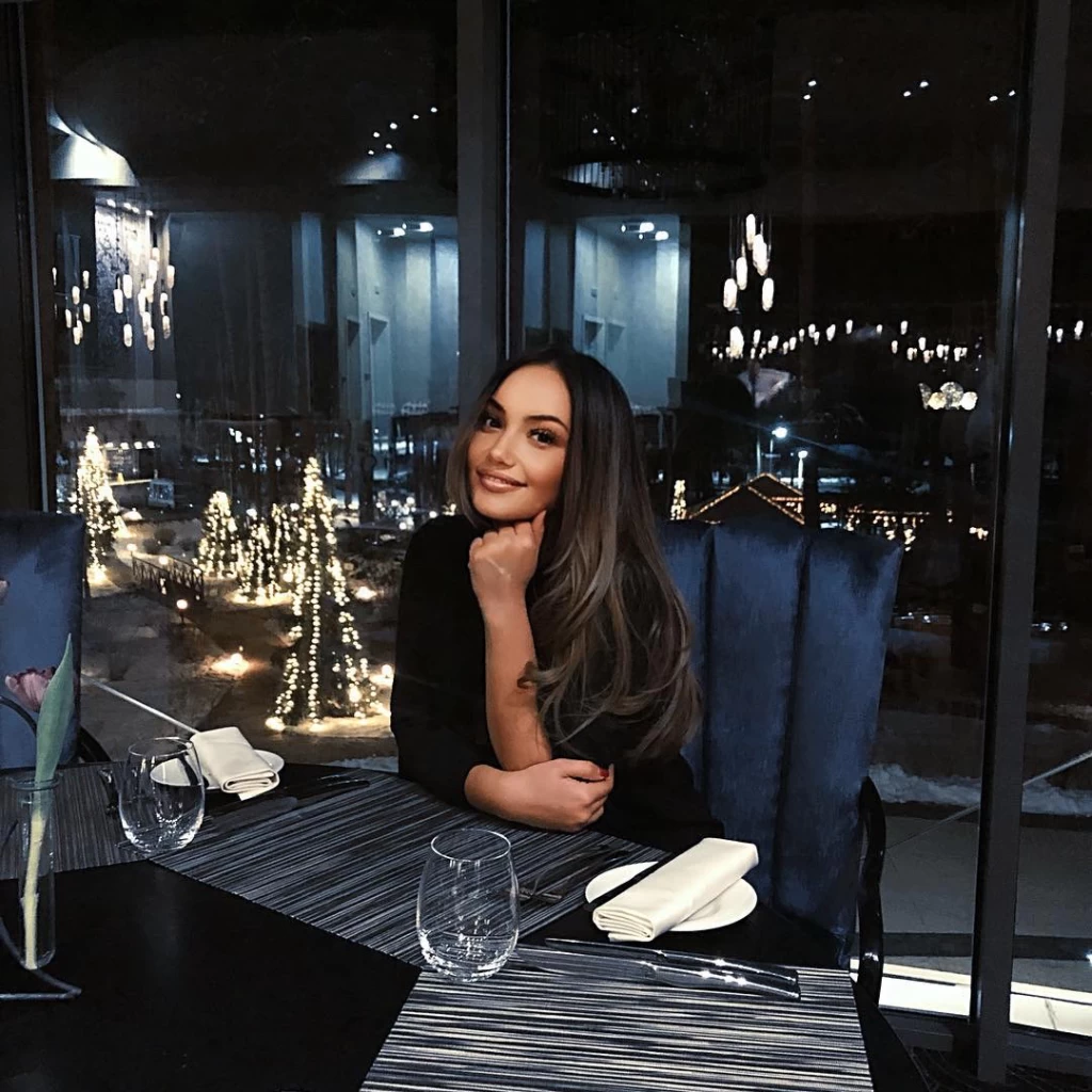 Anna Profile image 18